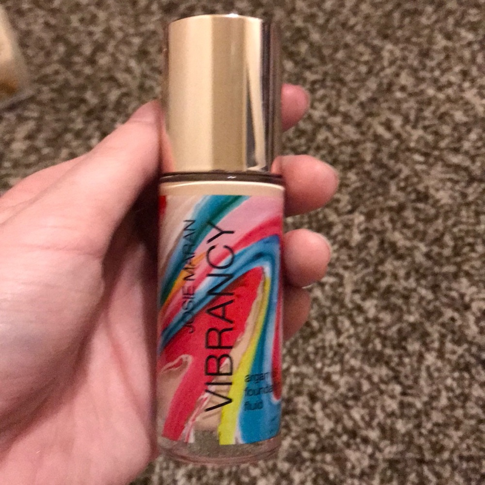 Josie Maran Vibrancy Foundation